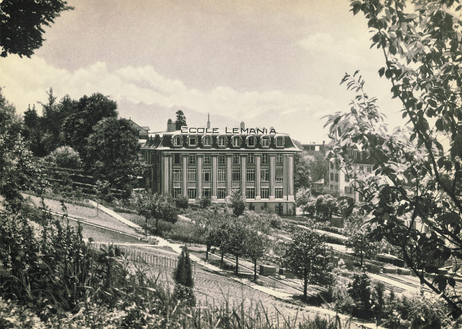 Bâtiment historique de l'internat, séjour camp d'été Lausanne